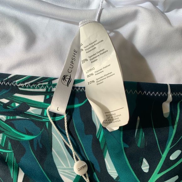 Cupshe One Piece Swimsuit - Picture 3 of 4